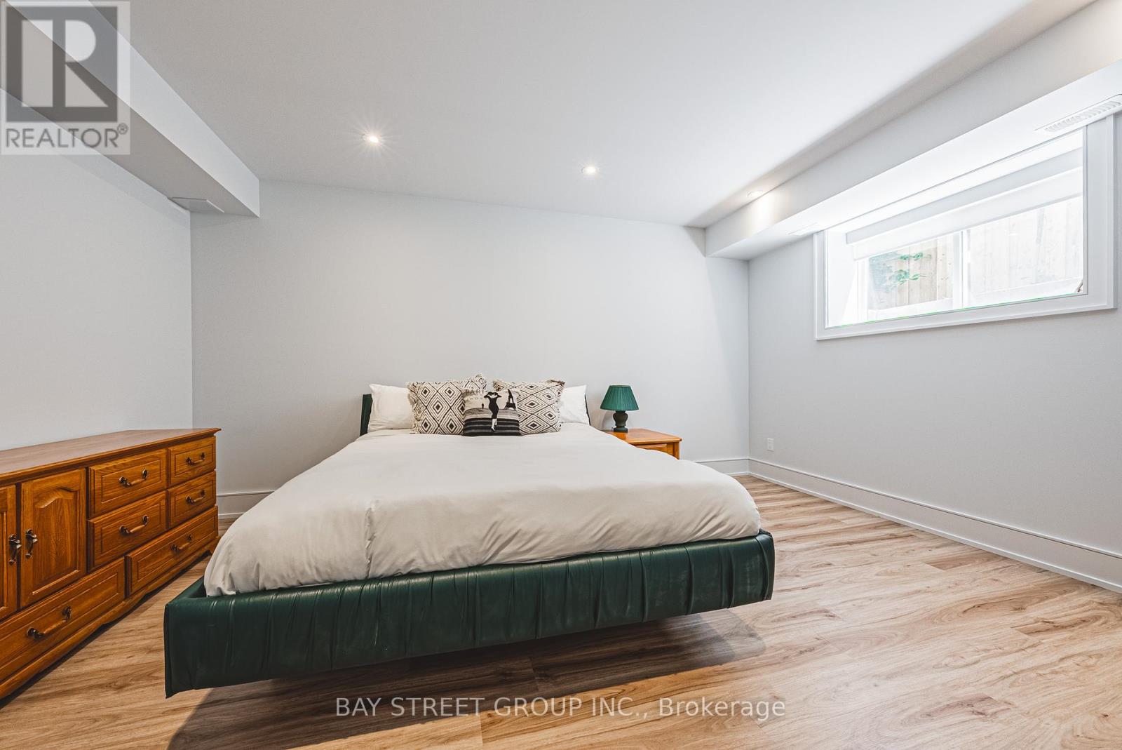 Photo 35 of 2267 Fifth Line W, Mississauga ON