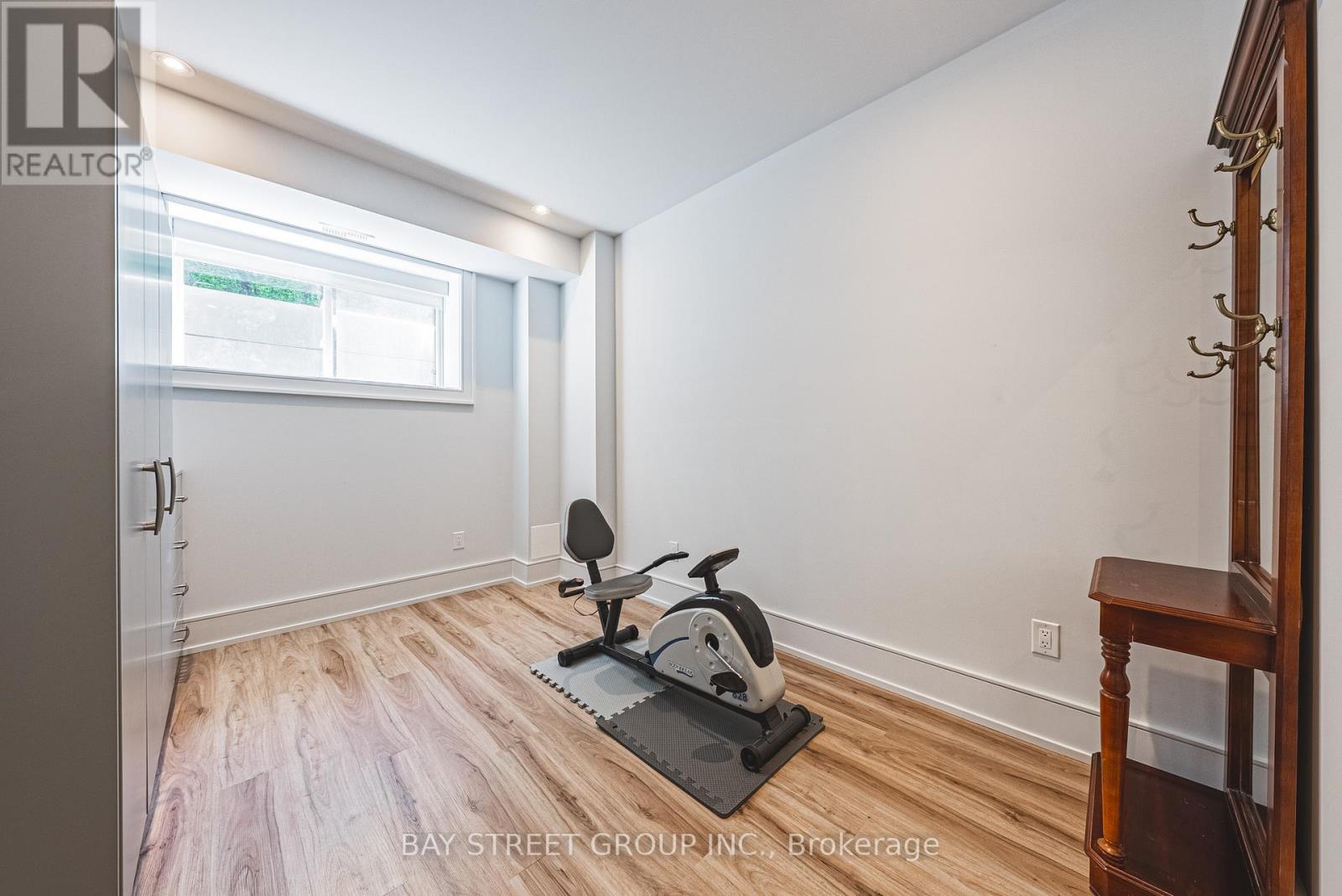 Photo 37 of 2267 Fifth Line W, Mississauga ON