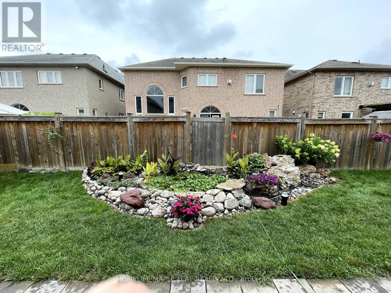 Photo 24 of 29 Jacksonville Drive N, Brampton ON