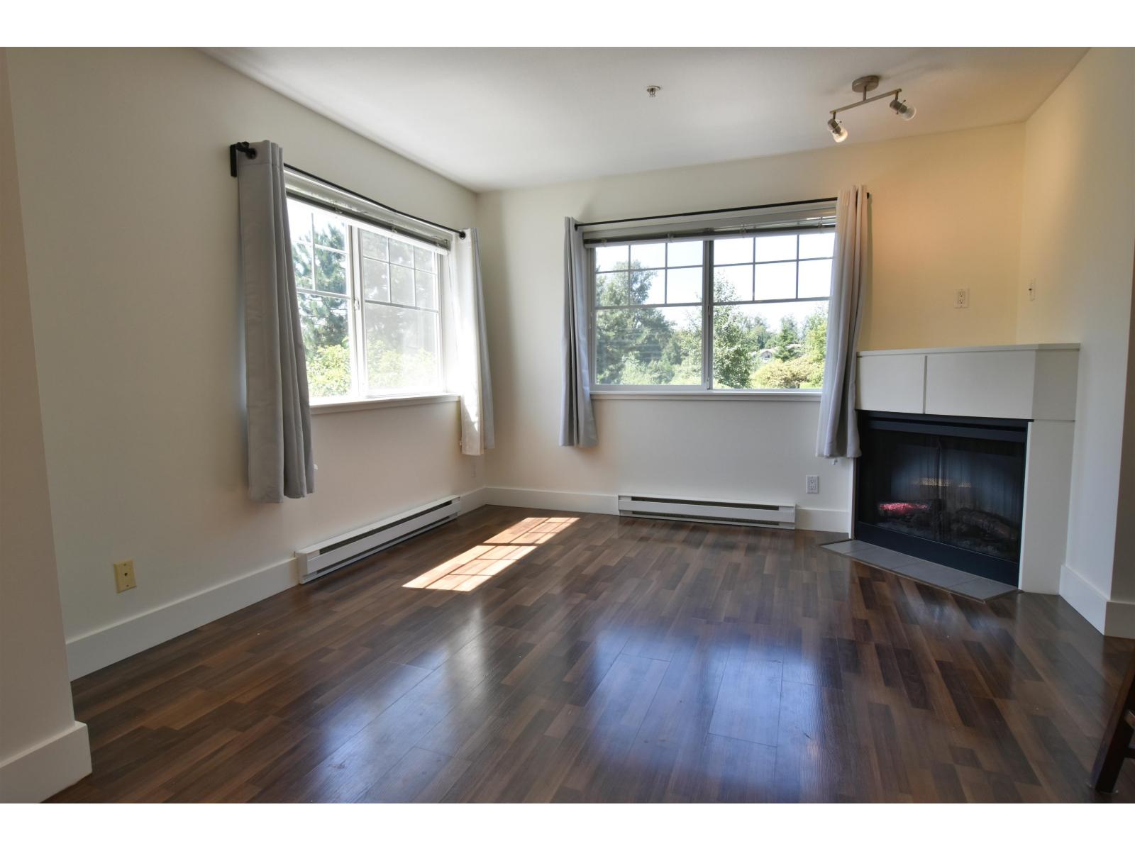 Photo 10 of 211 19388 65 Avenue, Surrey BC