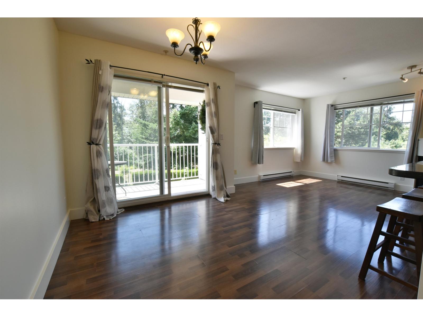 Photo 11 of 211 19388 65 Avenue, Surrey BC