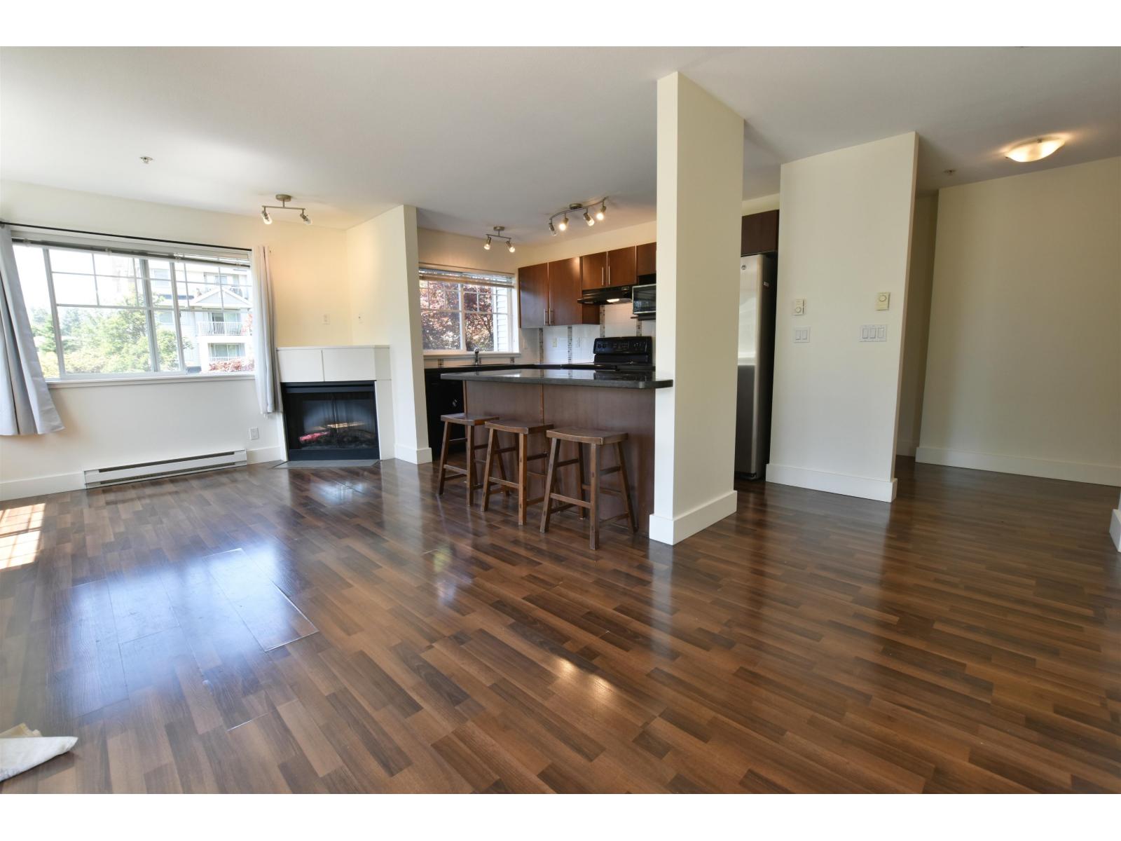 Photo 9 of 211 19388 65 Avenue, Surrey BC