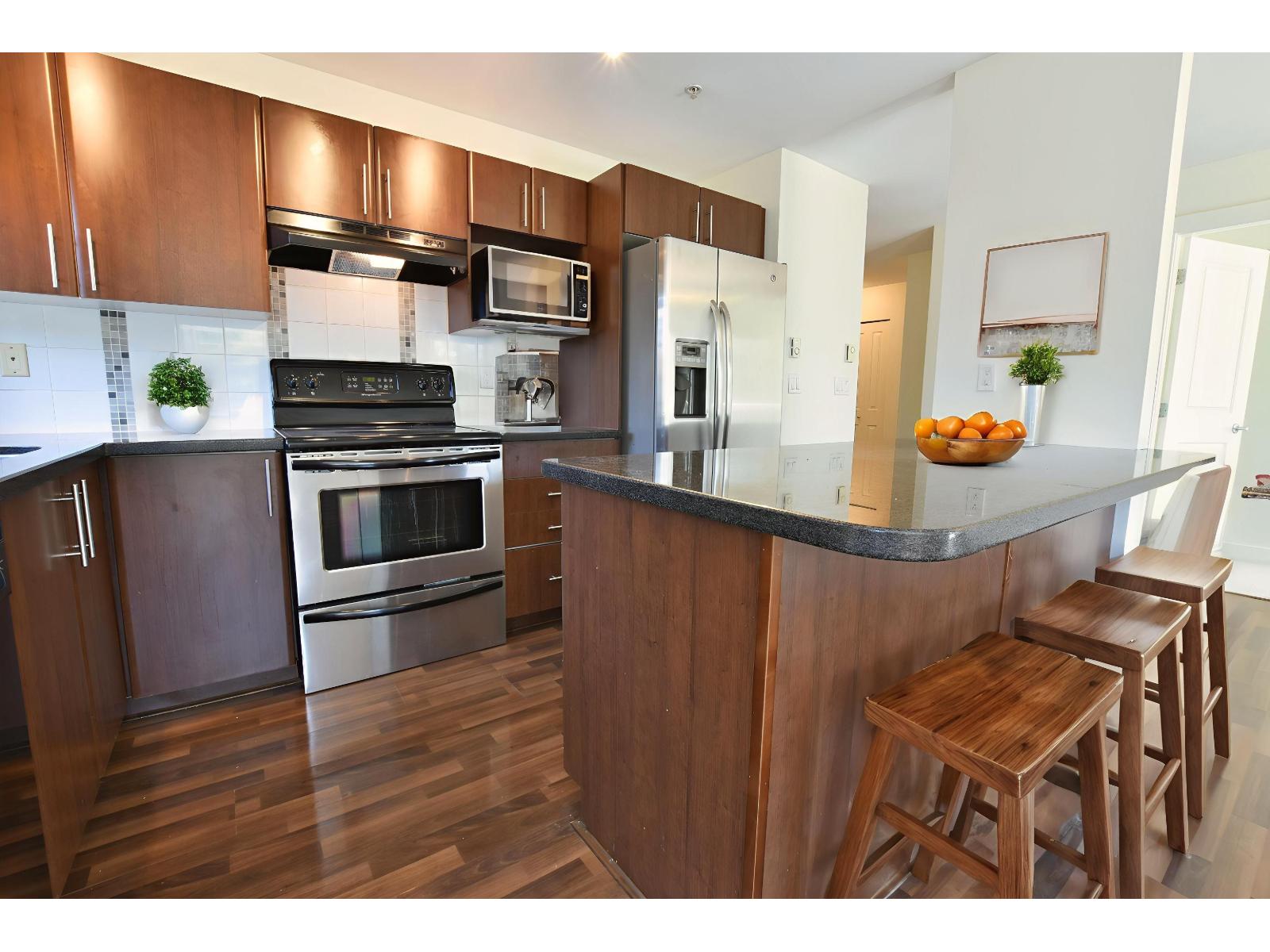 Photo 3 of 211 19388 65 Avenue, Surrey BC