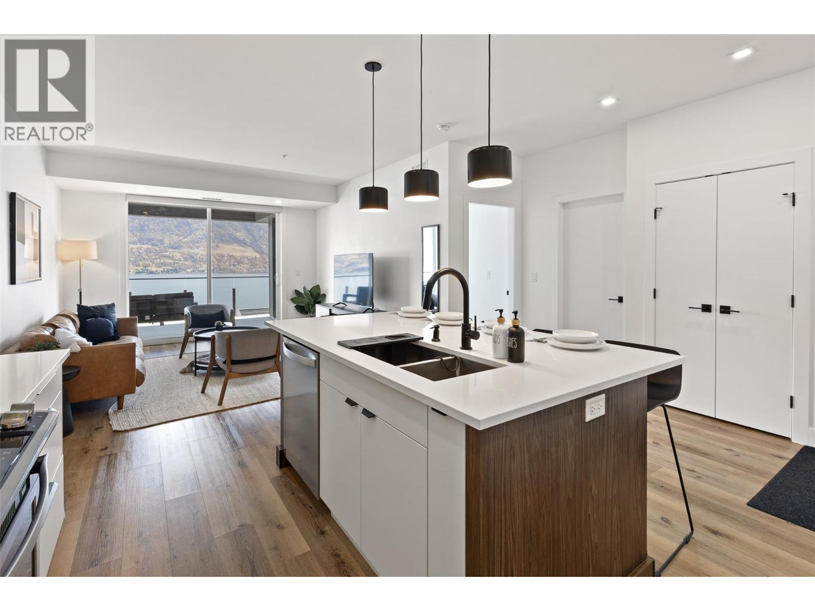 315 3475 Granite Close, Kelowna