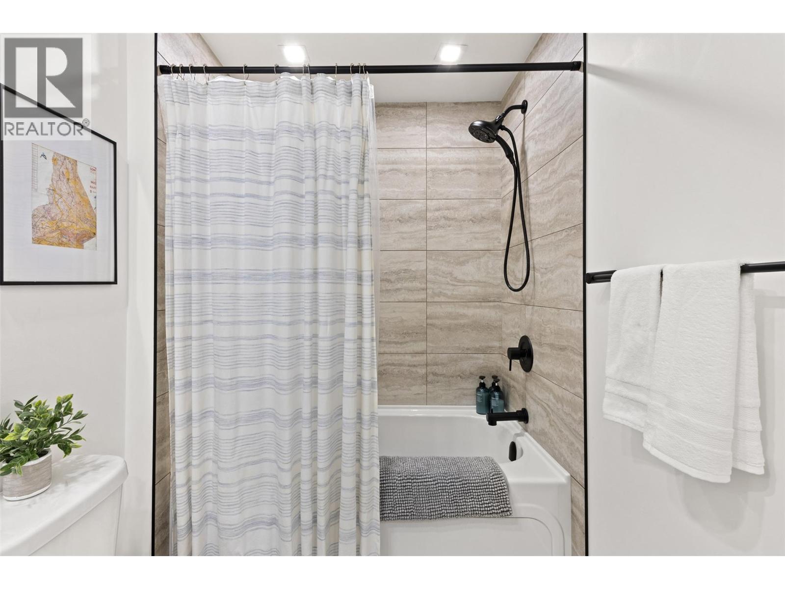 315 3475 Granite Close, Kelowna