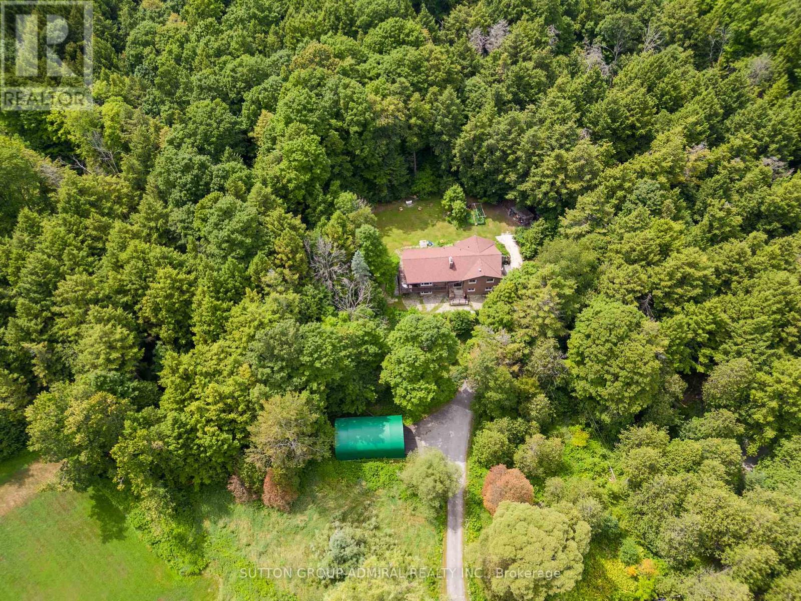 Photo 2 of 19246 Warden Avenue, East Gwillimbury ON