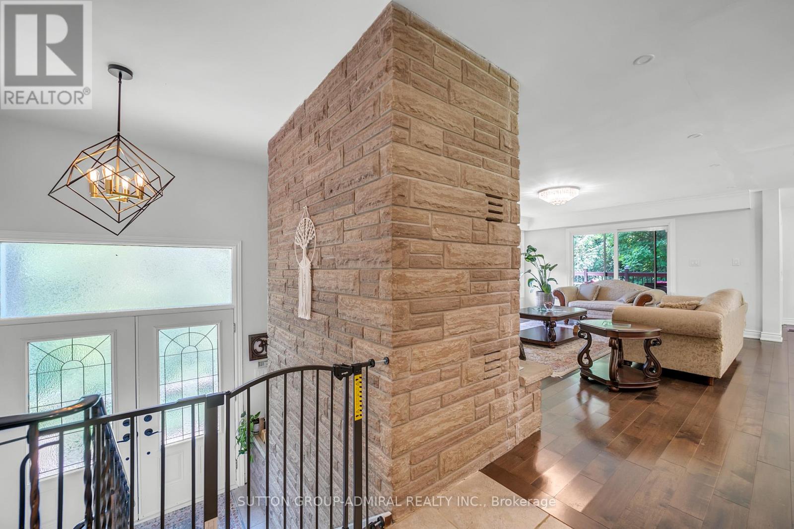 Photo 9 of 19246 Warden Avenue, East Gwillimbury ON
