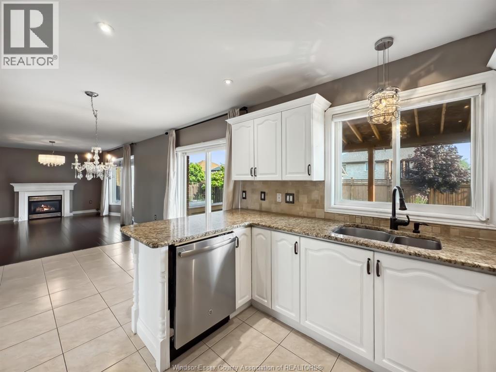 Photo 10 of 157 Rockhaven, Lakeshore ON