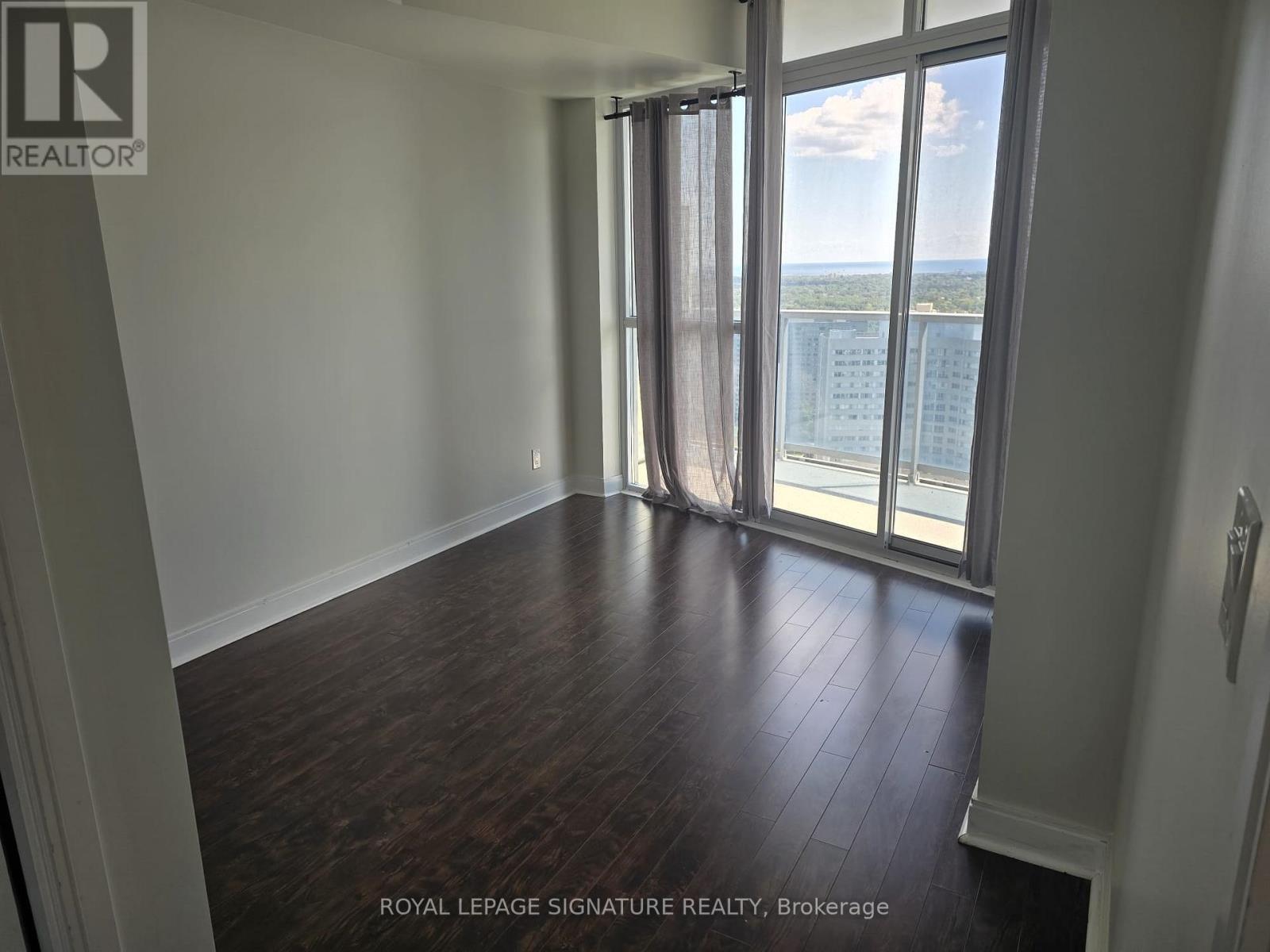 Photo 5 of 2806 80 Absolute Avenue, Mississauga ON