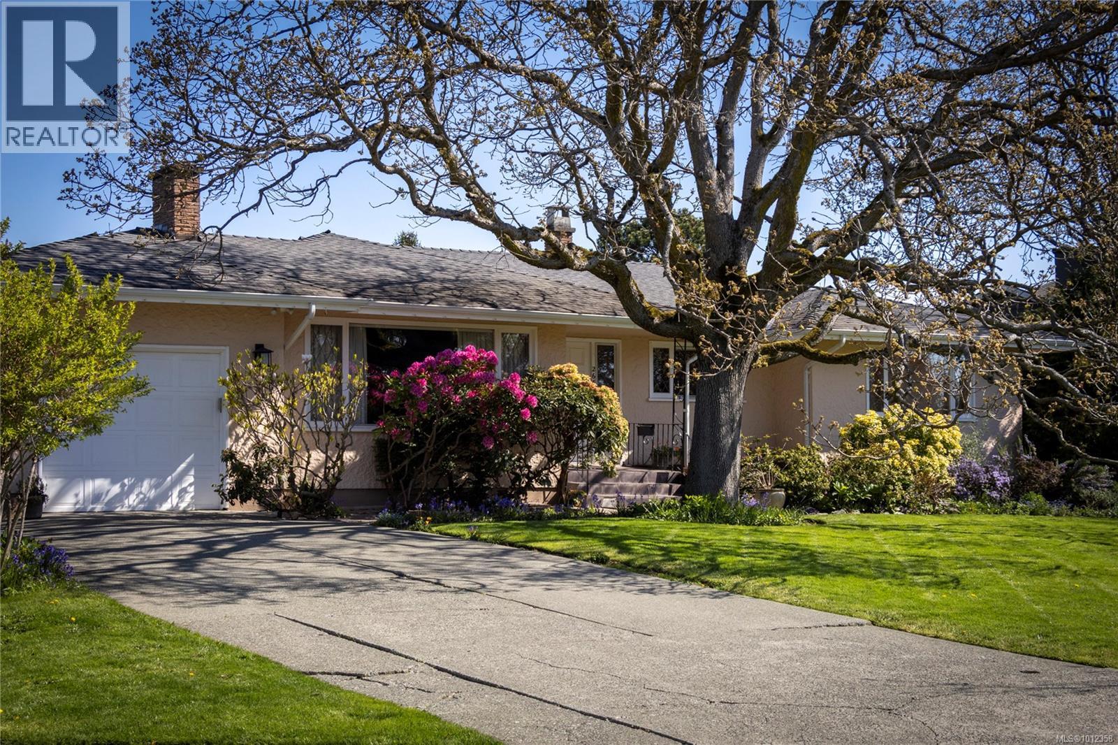  2650 Dorset Road, Oak Bay