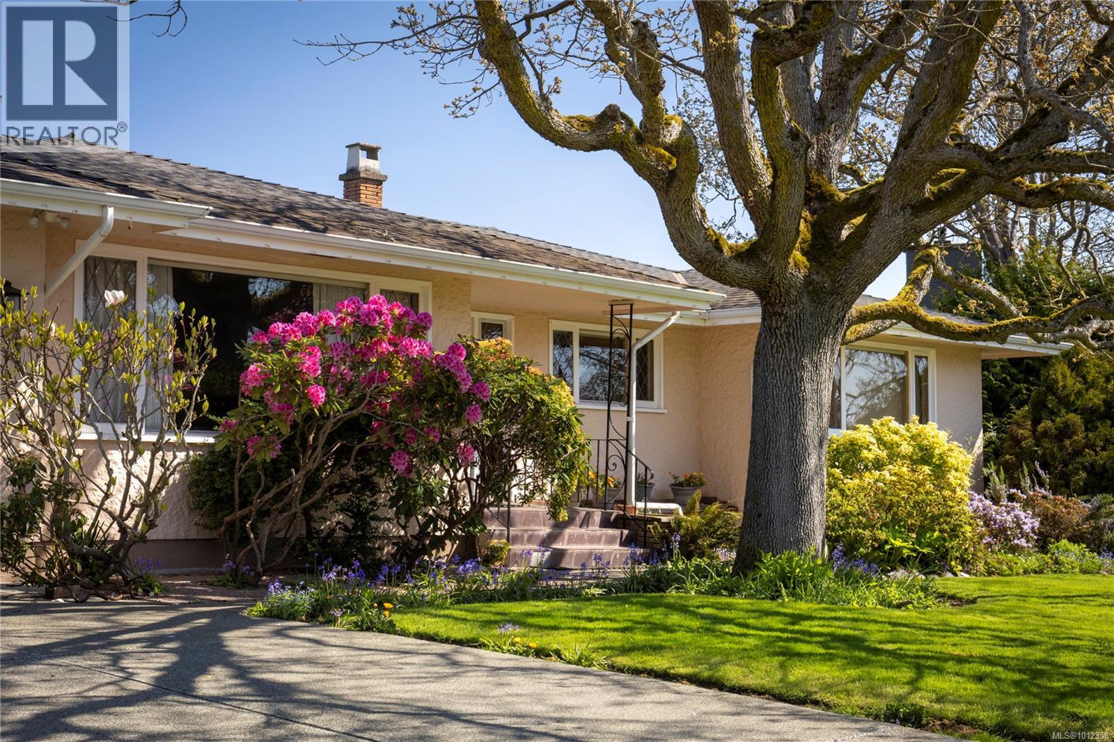  2650 Dorset Road, Oak Bay