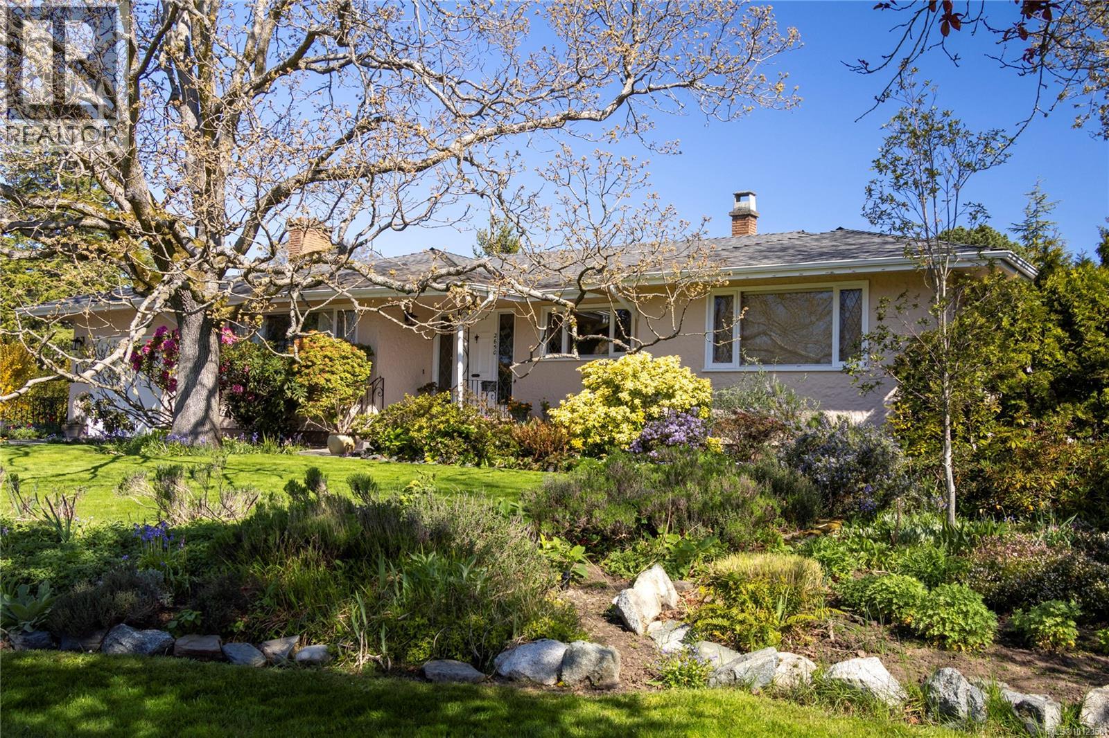  2650 Dorset Road, Oak Bay