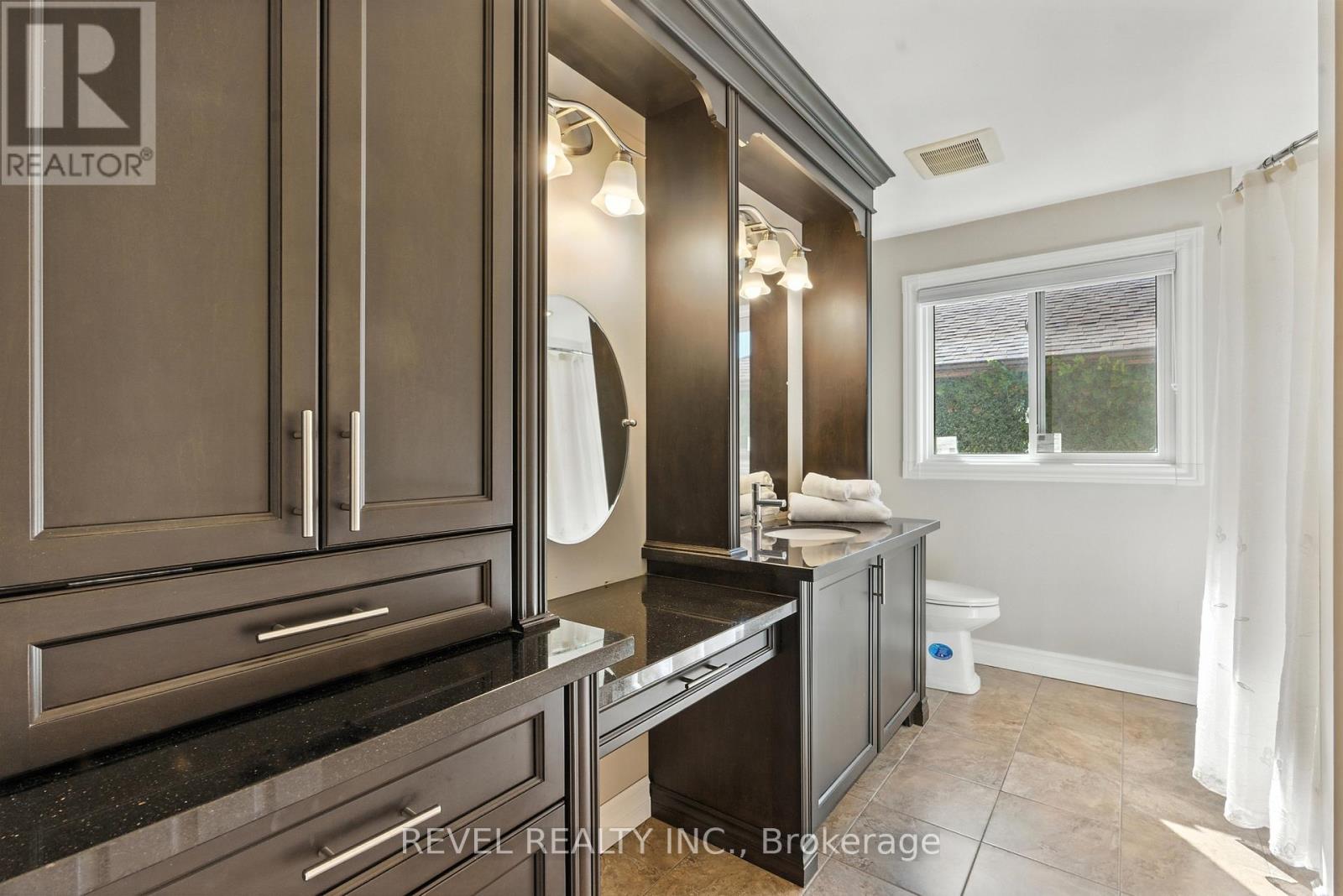 Photo 33 of 1251 White Lane, Oakville ON