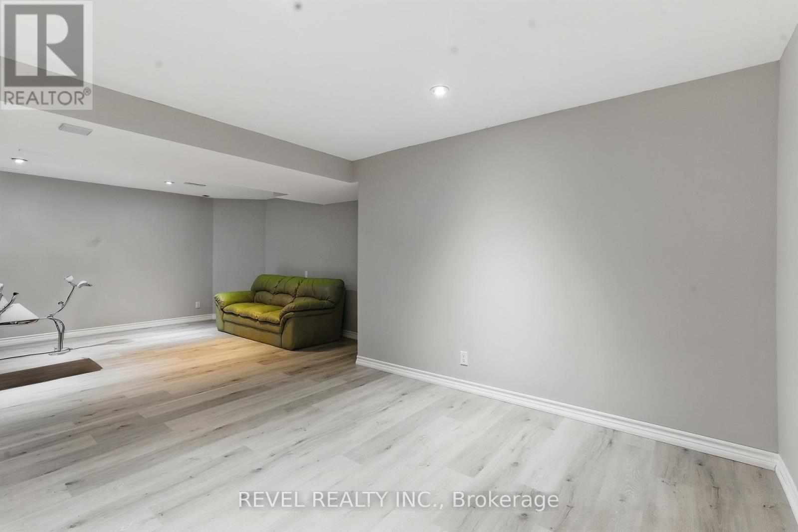 Photo 37 of 1251 White Lane, Oakville ON