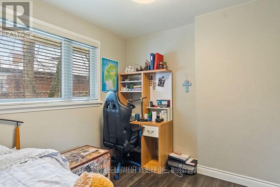 Photo 13 of 177 Woodhaven Park Drive, Oakville ON