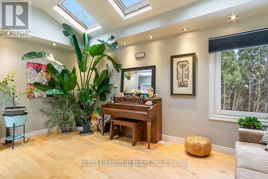 Photo 14 of 177 Woodhaven Park Drive, Oakville ON