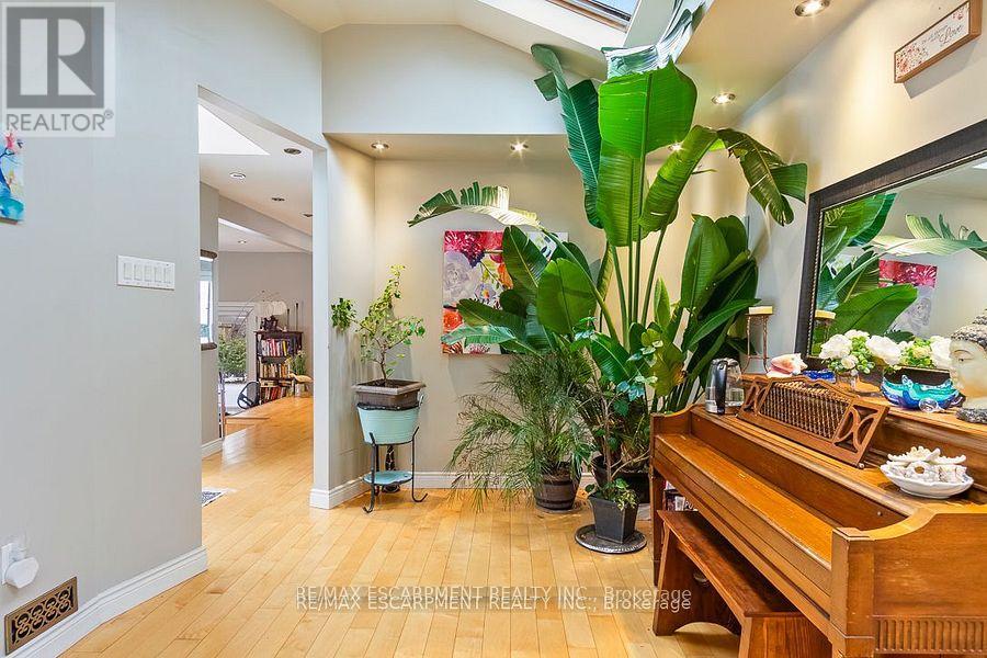 Photo 15 of 177 Woodhaven Park Drive, Oakville ON
