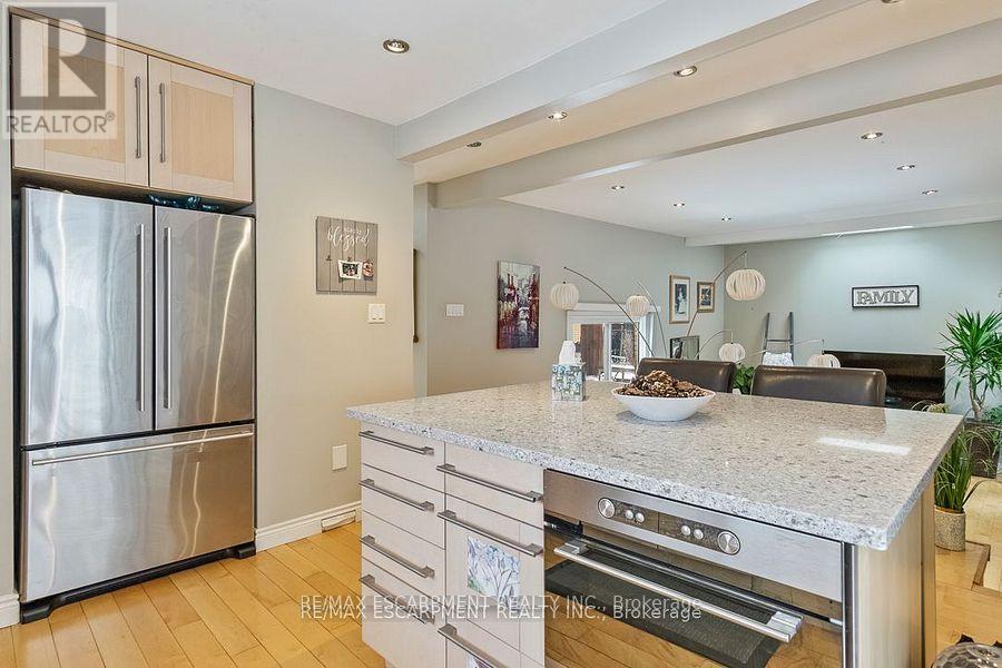 Photo 21 of 177 Woodhaven Park Drive, Oakville ON