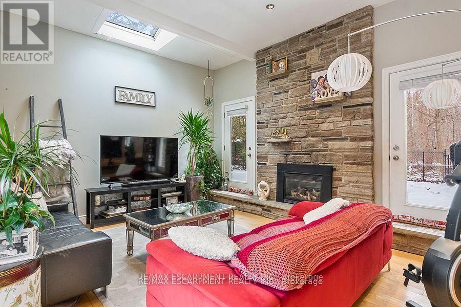 Photo 23 of 177 Woodhaven Park Drive, Oakville ON