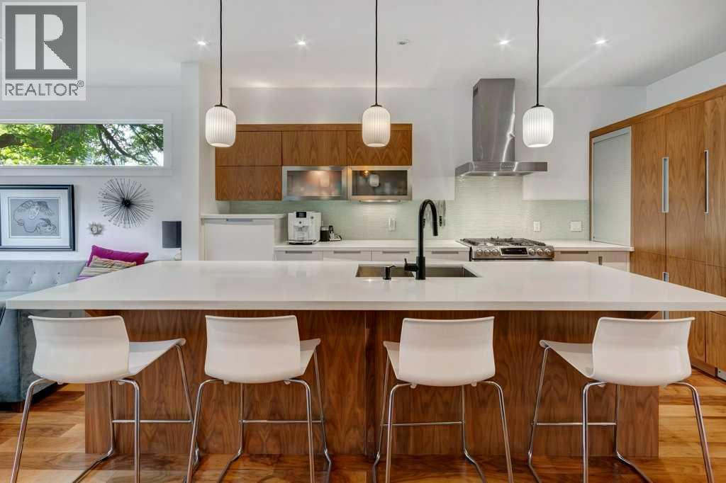 Photo 8 of 2421 29 Avenue Sw, Calgary AB