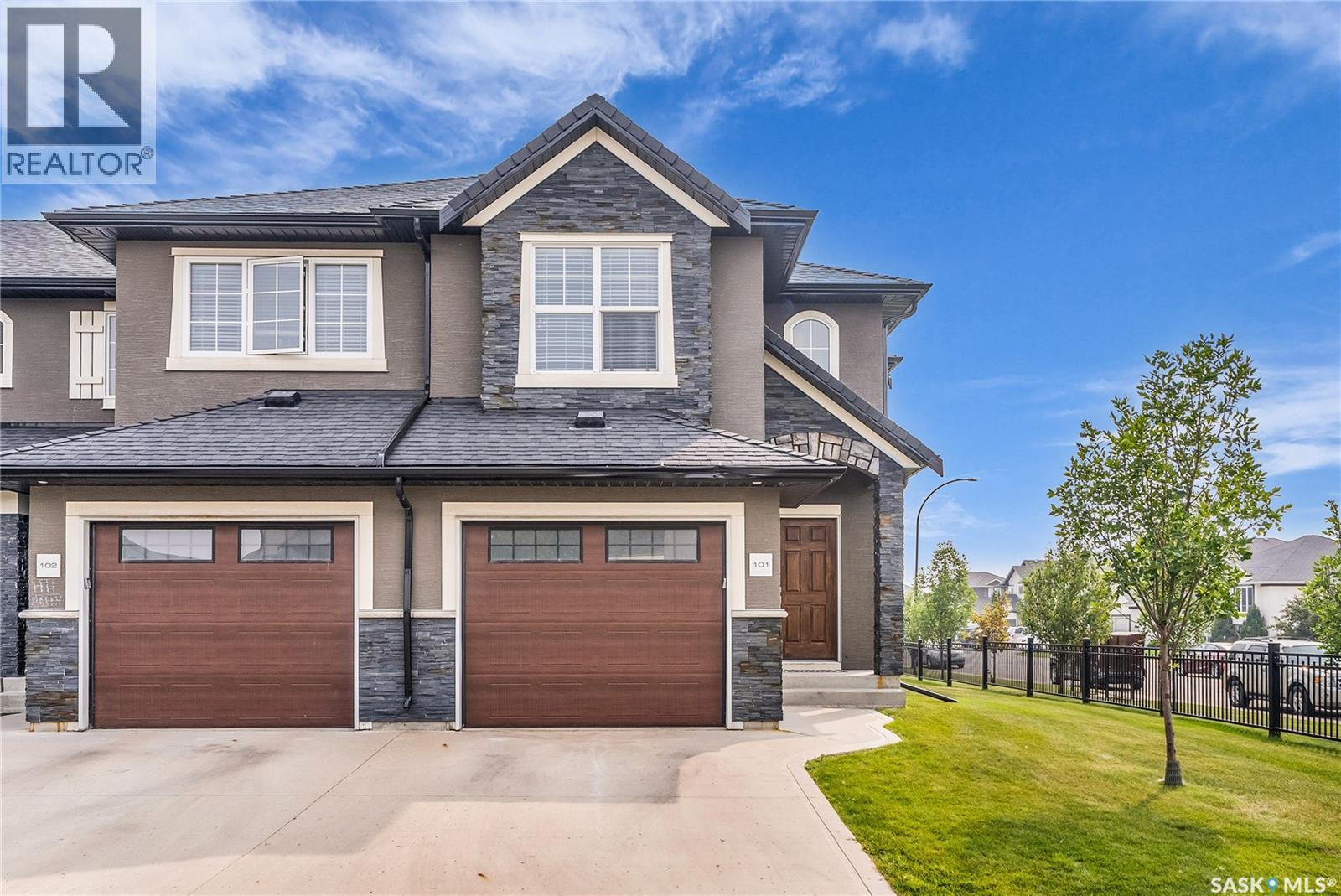 Photo 2 of 101 1303 Paton Crescent, Saskatoon SK