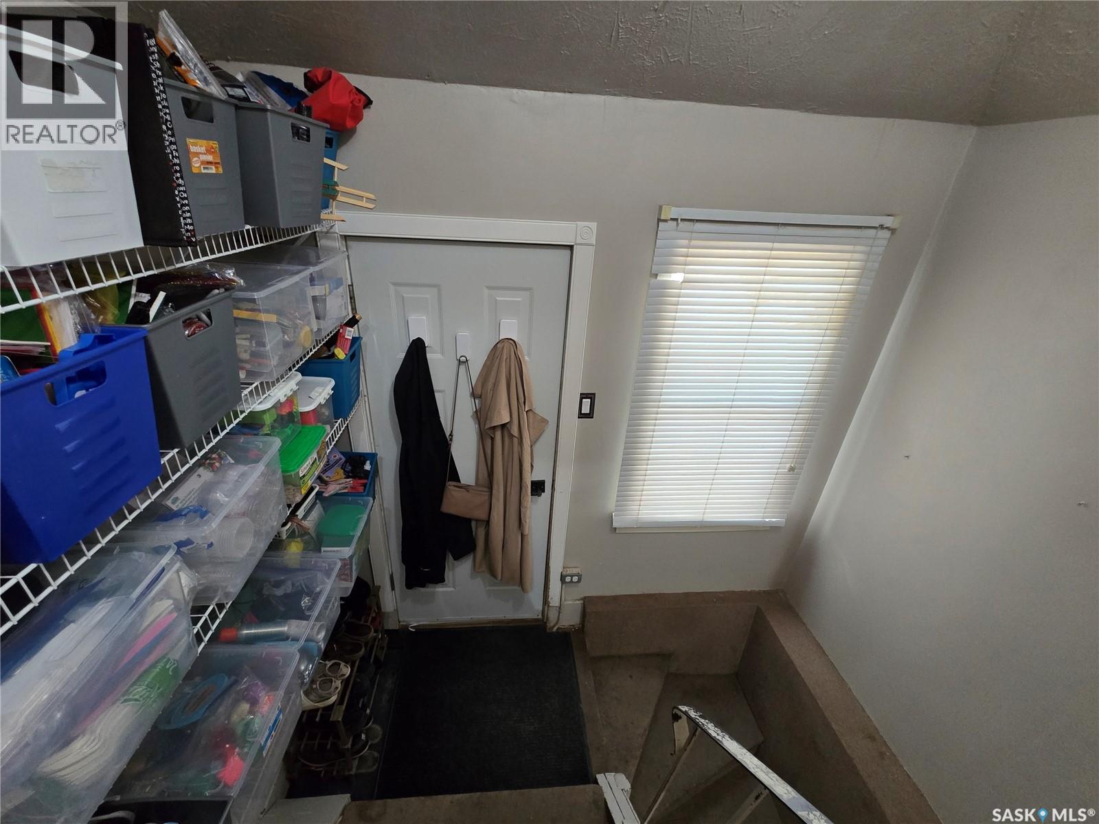 Photo 17 of 275 5th Avenue Ne, Swift Current SK