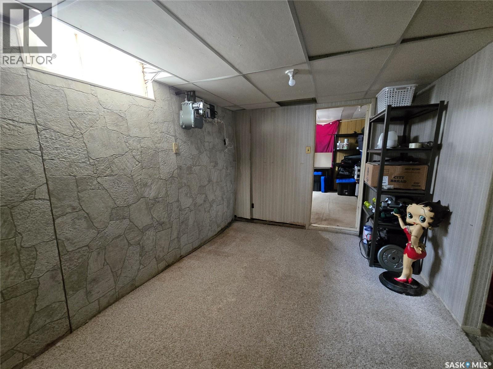 Photo 20 of 275 5th Avenue Ne, Swift Current SK
