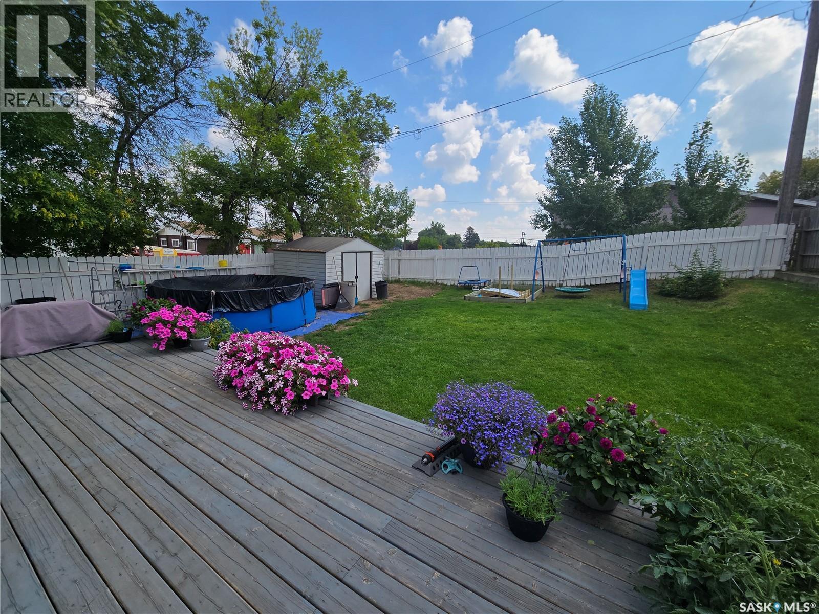 Photo 27 of 275 5th Avenue Ne, Swift Current SK