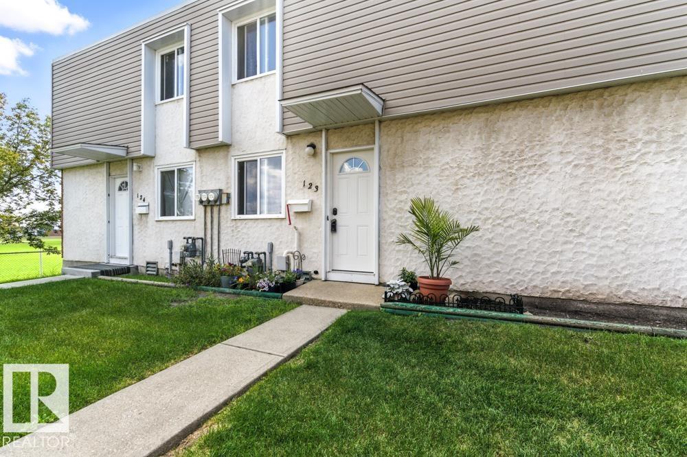 Photo 1 of 123 Cornell Co Nw, Edmonton AB