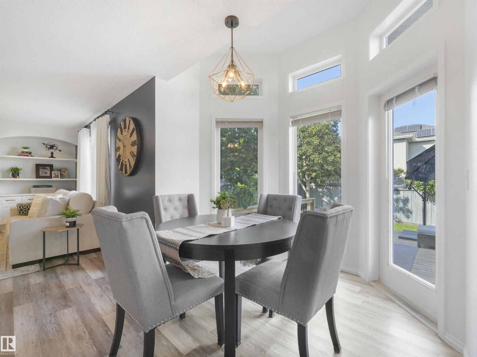Photo 13 of 504 Byrne Cr Sw, Edmonton AB