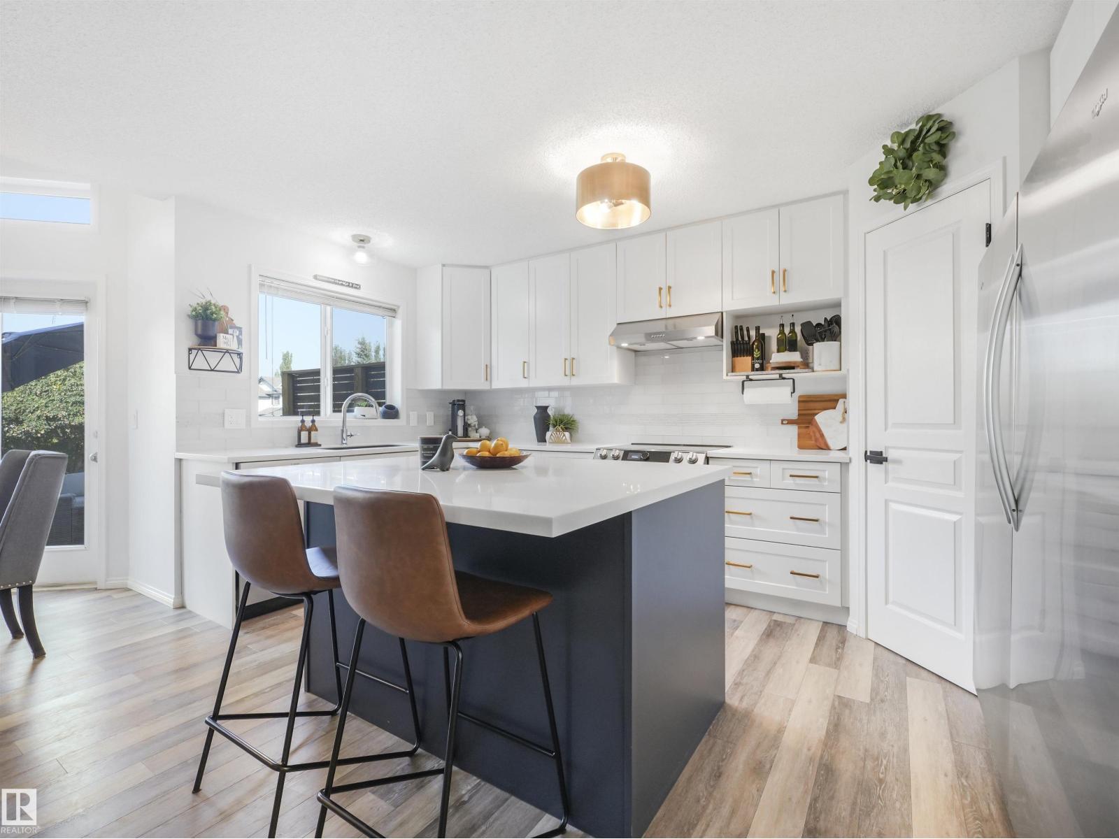 Photo 15 of 504 Byrne Cr Sw, Edmonton AB