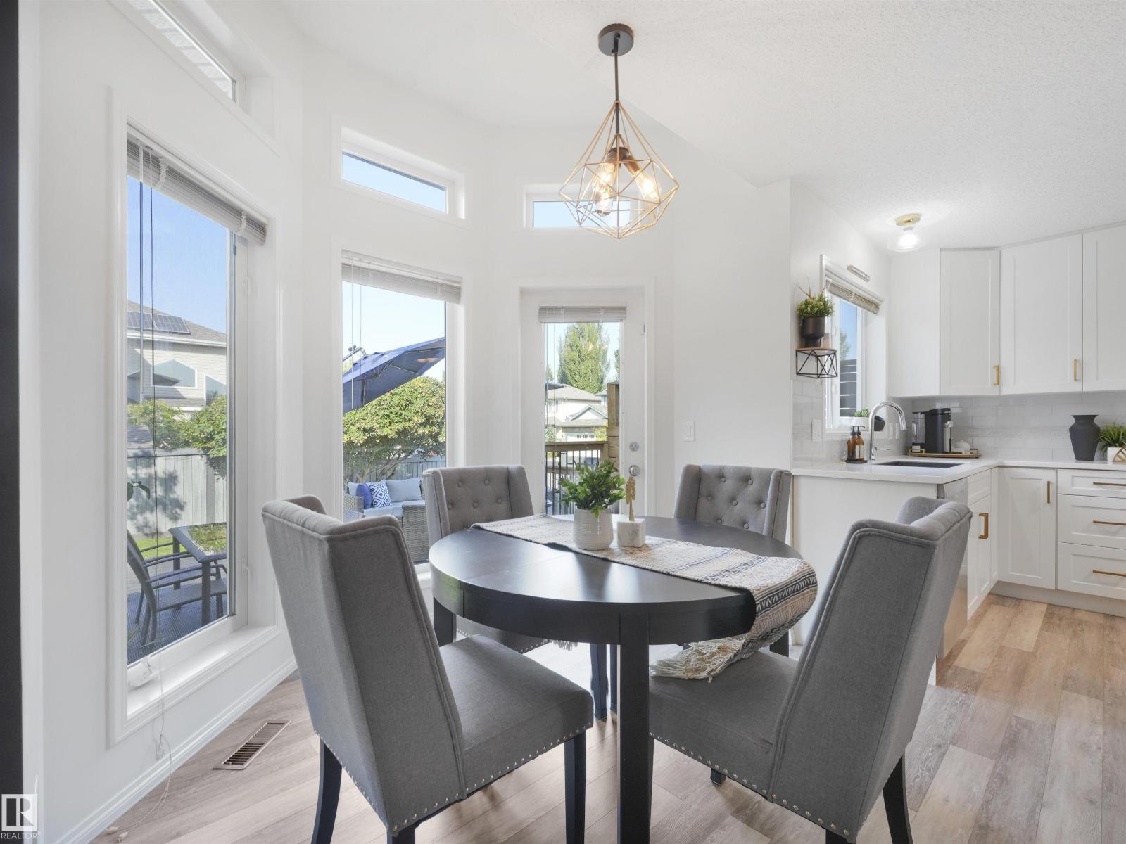 Photo 12 of 504 Byrne Cr Sw, Edmonton AB