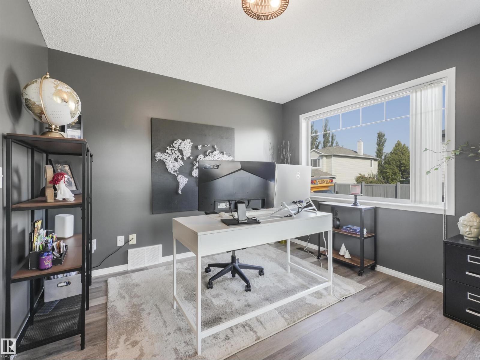 Photo 7 of 504 Byrne Cr Sw, Edmonton AB
