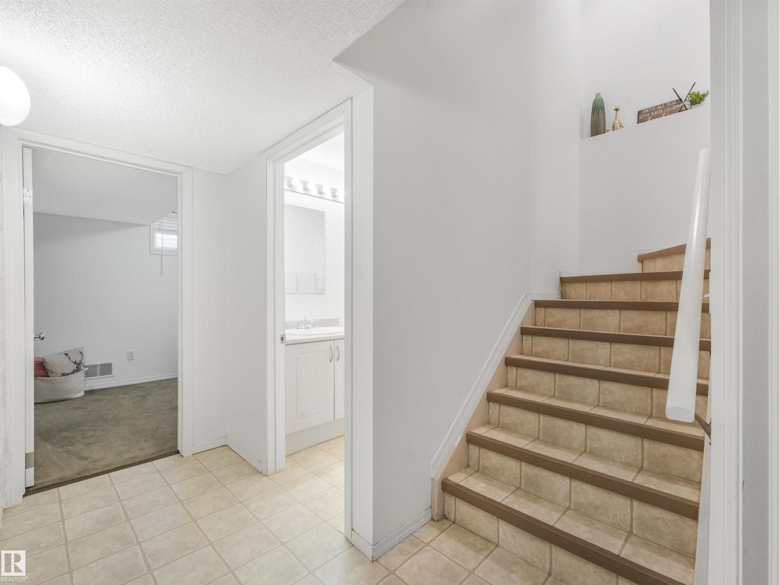 Photo 40 of 504 Byrne Cr Sw, Edmonton AB