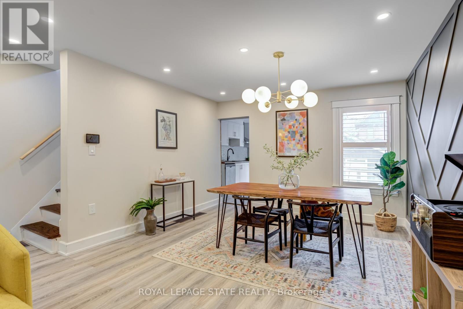 Photo 18 of 39 East Bend Avenue S, Hamilton ON
