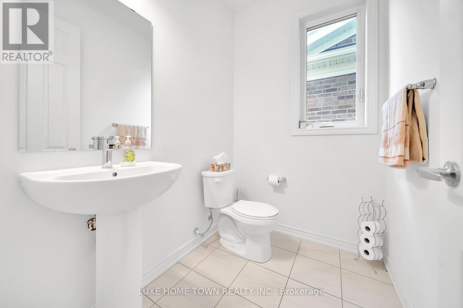 Photo 16 of 39 Spicer Street, Centre Wellington ON