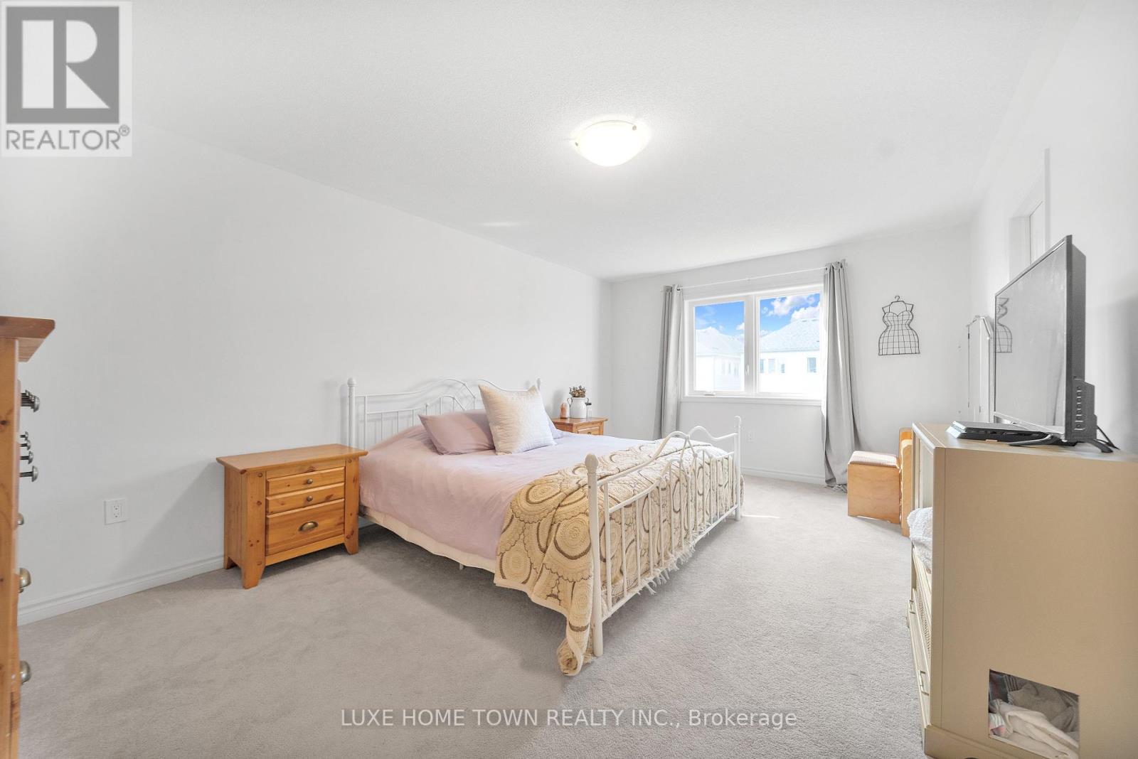 Photo 33 of 39 Spicer Street, Centre Wellington ON