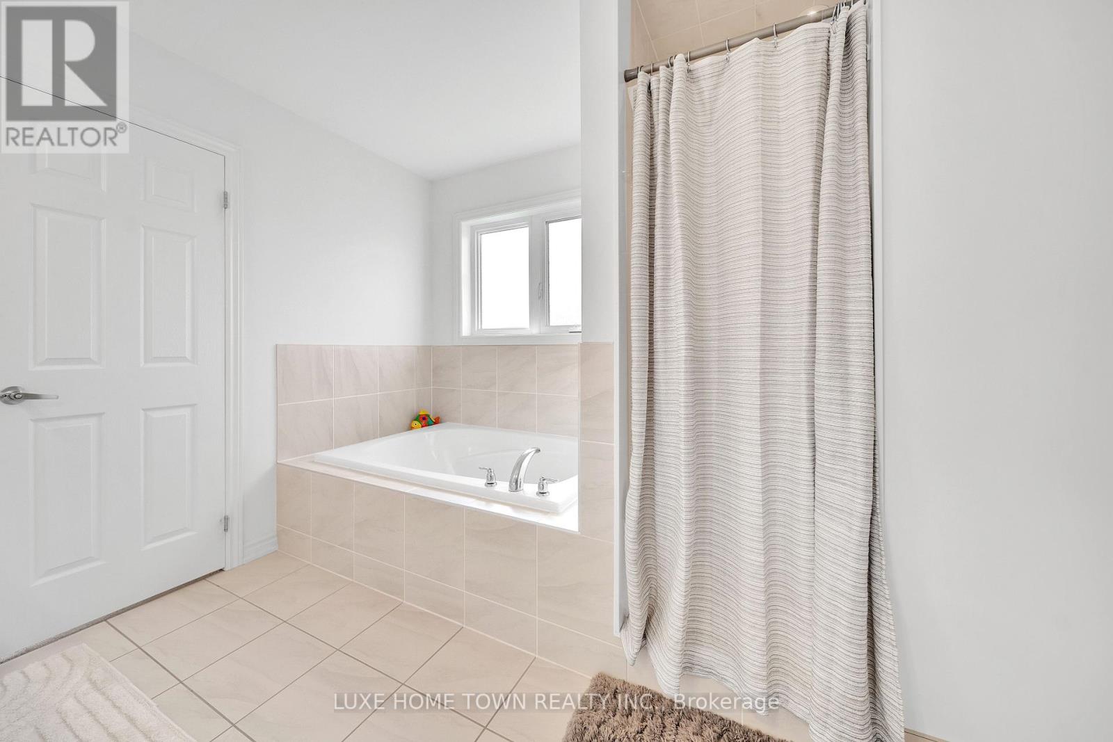 Photo 37 of 39 Spicer Street, Centre Wellington ON