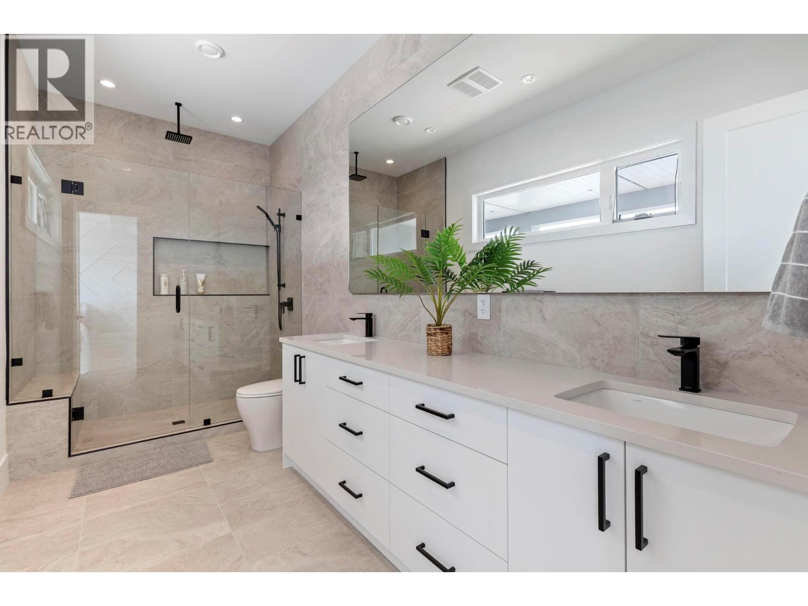  1391 Vineyard Drive, West Kelowna