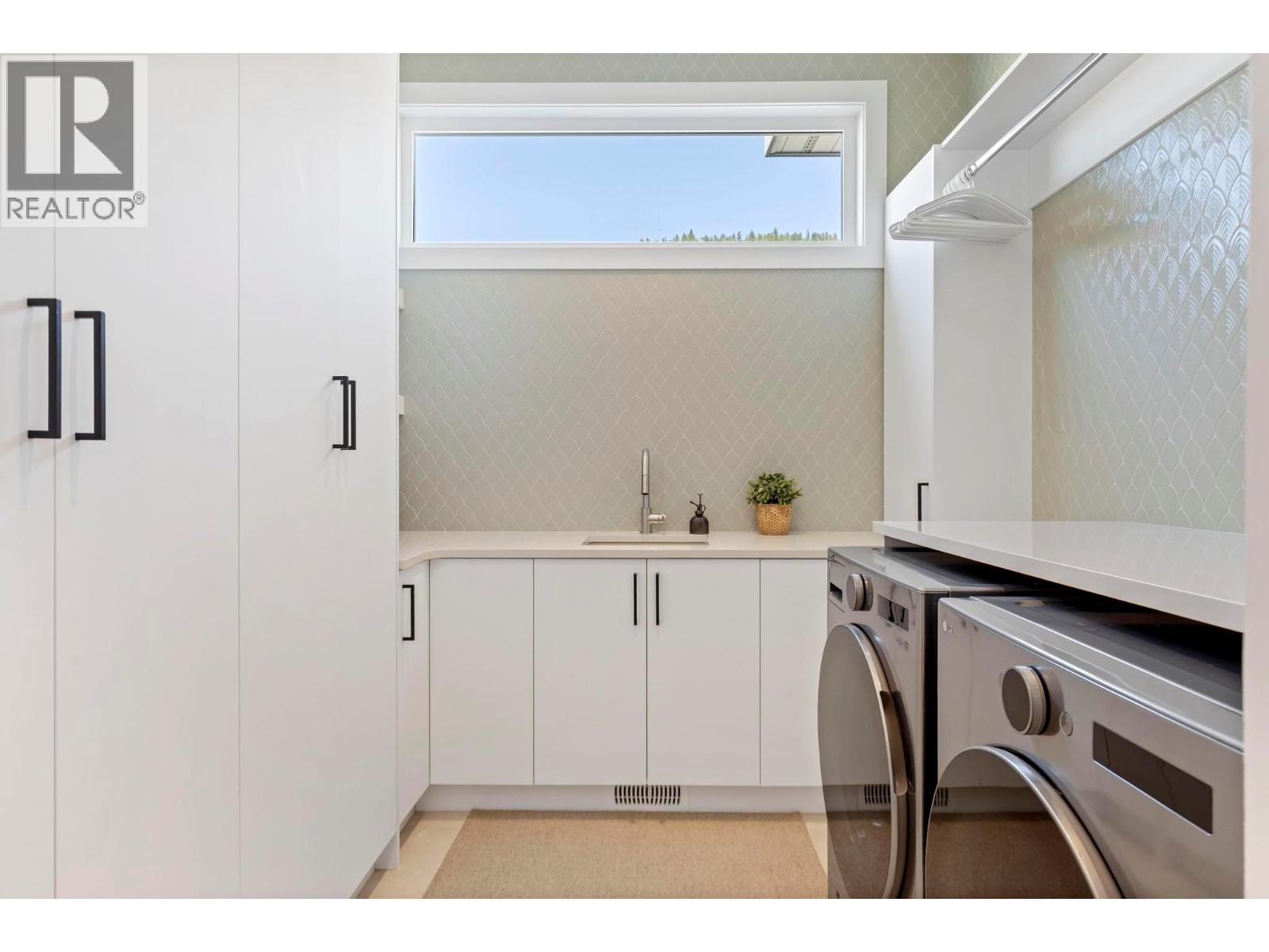  1391 Vineyard Drive, West Kelowna