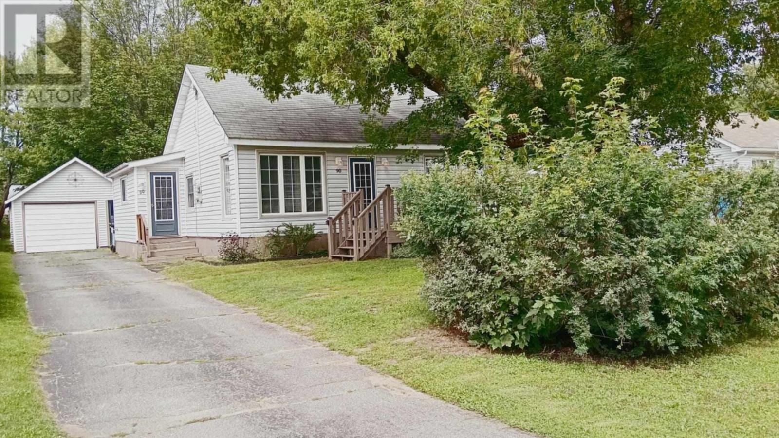 Photo 3 of 90 Glenwood Ave, Sault Ste Marie ON
