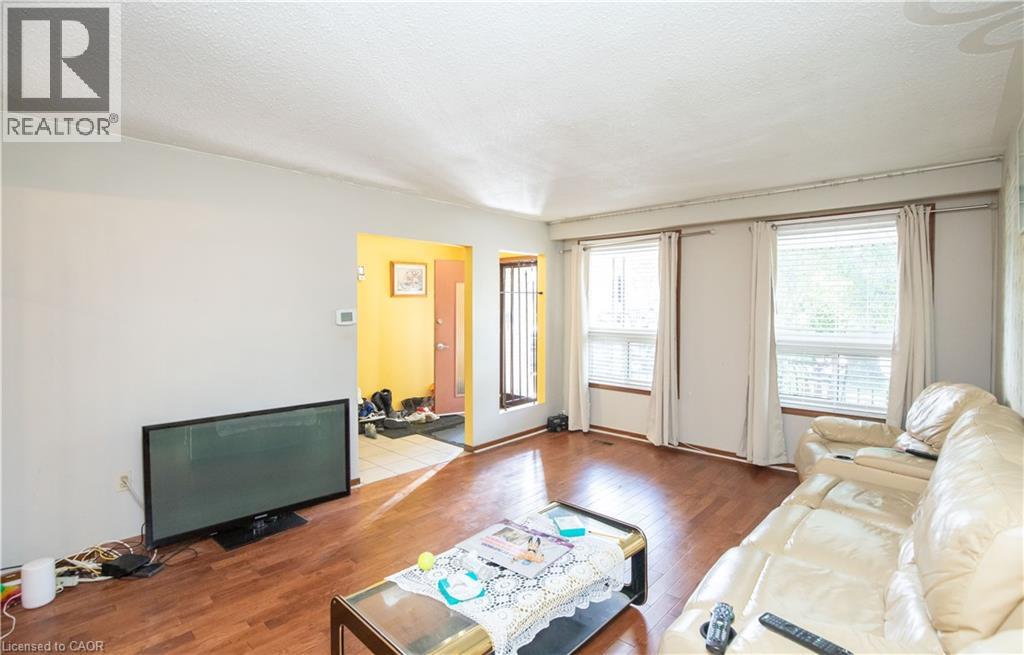 Photo 11 of 185 Lavina Crescent, Hamilton ON