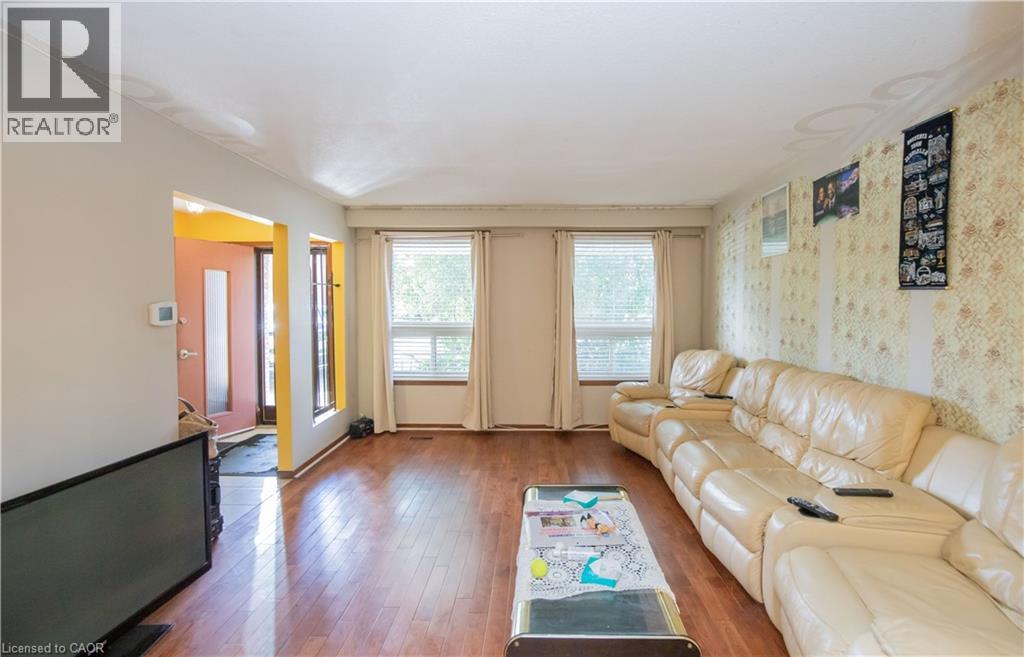 Photo 12 of 185 Lavina Crescent, Hamilton ON