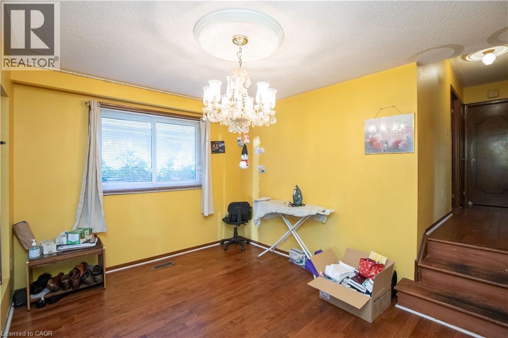 Photo 13 of 185 Lavina Crescent, Hamilton ON