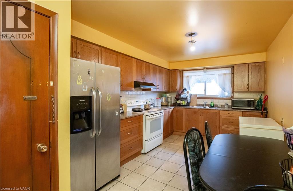Photo 16 of 185 Lavina Crescent, Hamilton ON