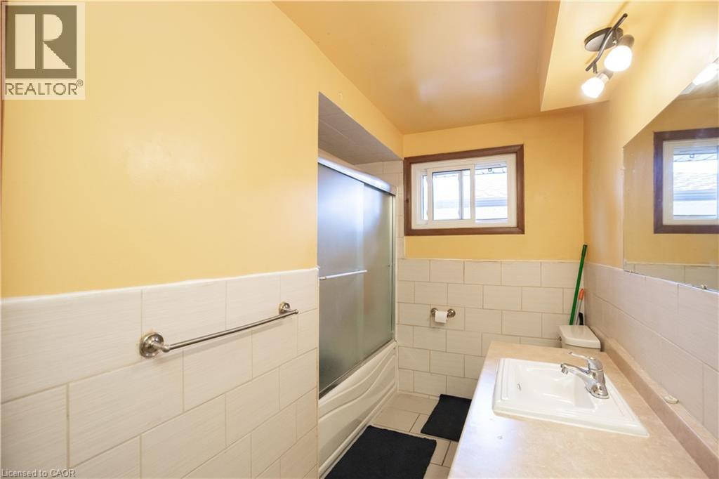 Photo 19 of 185 Lavina Crescent, Hamilton ON