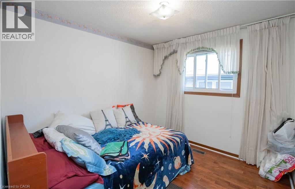 Photo 20 of 185 Lavina Crescent, Hamilton ON