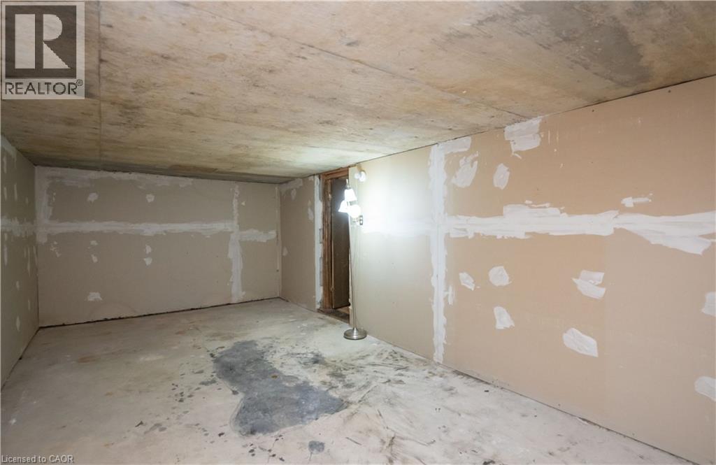 Photo 29 of 185 Lavina Crescent, Hamilton ON