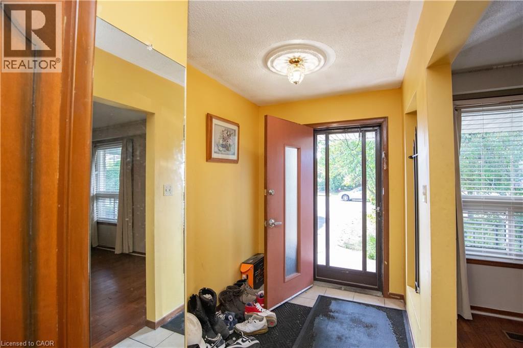 Photo 7 of 185 Lavina Crescent, Hamilton ON