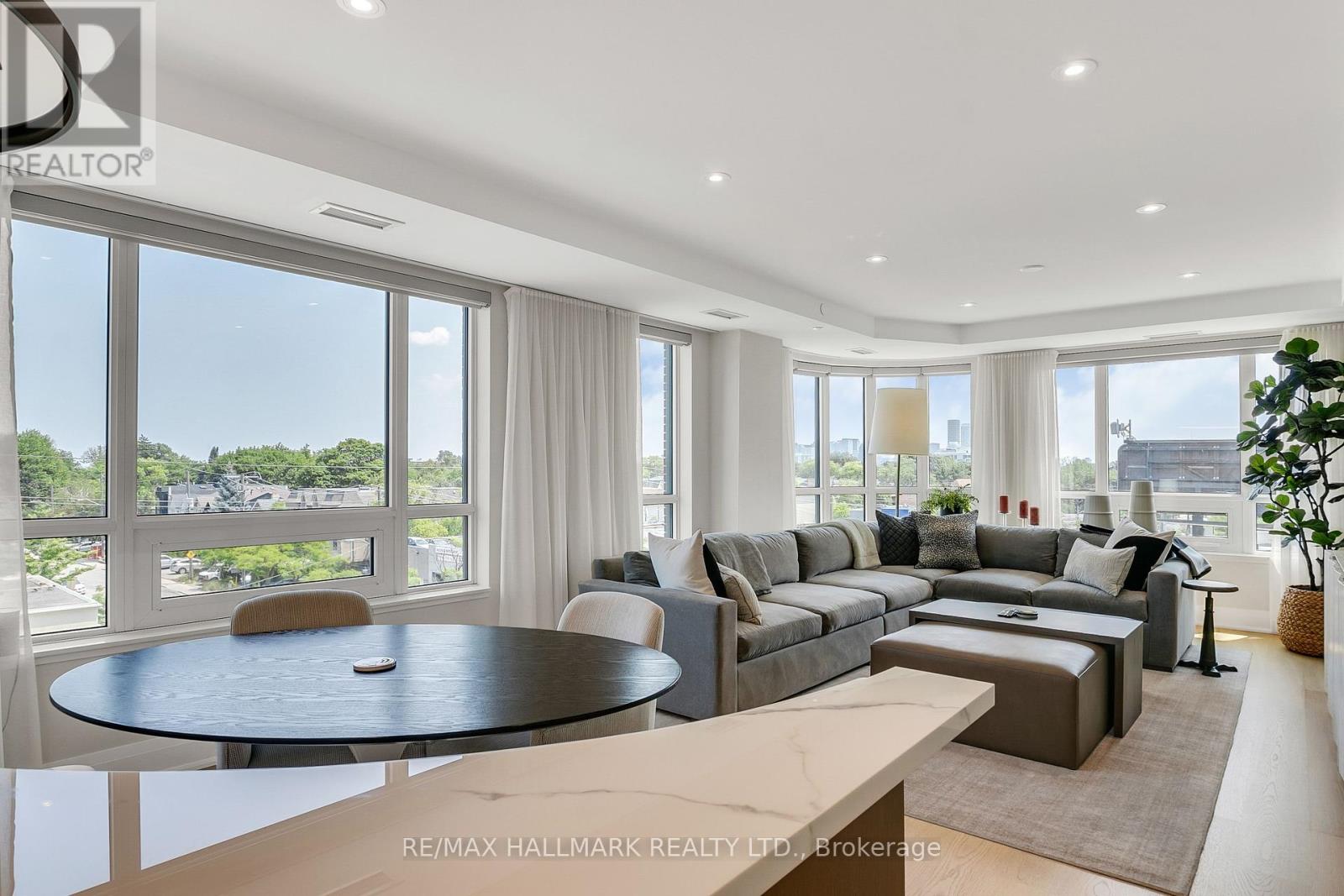 Photo 14 of 406 1700 Avenue Road, Toronto ON